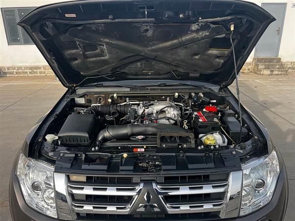 帕杰罗(进口) 2014款 3.0L 精英版