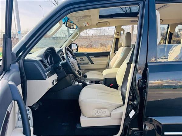 帕杰罗(进口)V97 2018款 3.8L 中东版