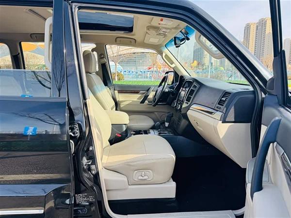 帕杰罗(进口)V97 2018款 3.8L 中东版