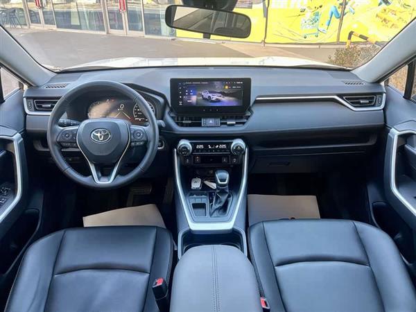 RAV4荣放 2023款 2.0L CVT两驱风尚Plus版