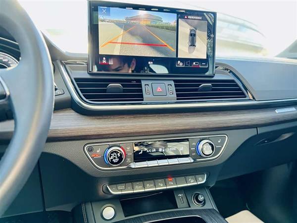 奥迪Q5L 2022款 45T 臻选动感型