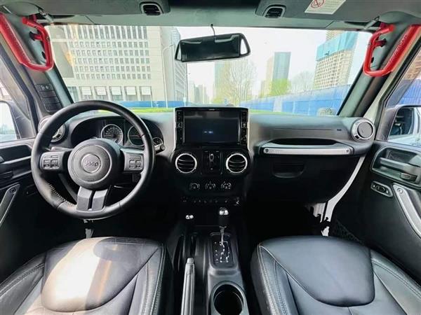 牧马人 2015款 3.0L Sahara 四门舒享版