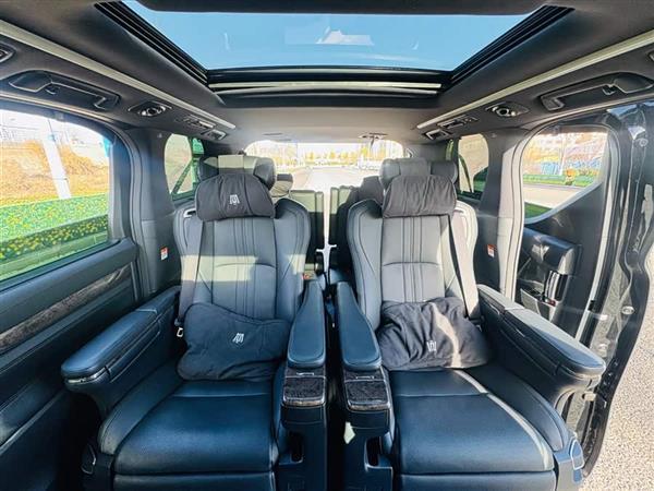 威尔法 2023款 皇冠 双擎 2.5L HV豪华版