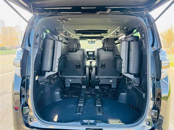 威尔法 2023款 皇冠 双擎 2.5L HV豪华版