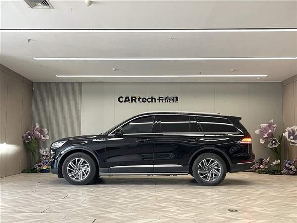 飞行家 2023款 3.0T V6 四驱尊享巡航版 六座