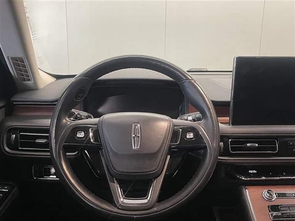 飞行家 2023款 3.0T V6 四驱尊享巡航版 六座