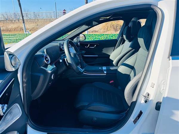 奔驰C级 2024款 C 260 L 运动版