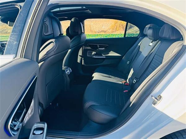 奔驰C级 2024款 C 260 L 运动版