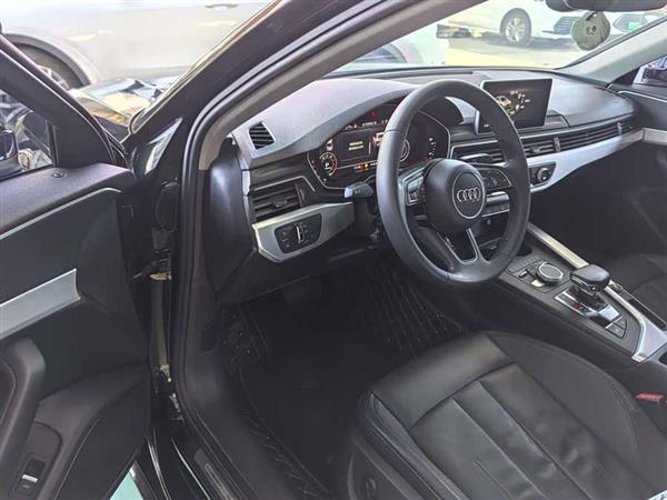 奥迪A4L 2018款 30周年年型 40 TFSI 时尚型