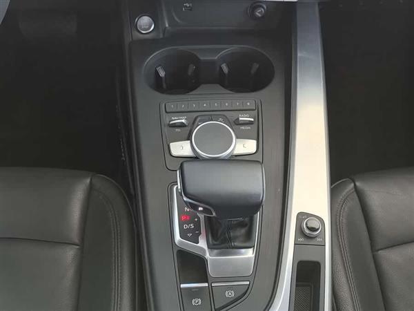 奥迪A4L 2018款 30周年年型 40 TFSI 时尚型