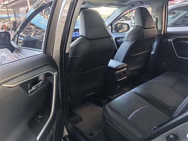 RAV4荣放 2021款 2.0L CVT两驱风尚版