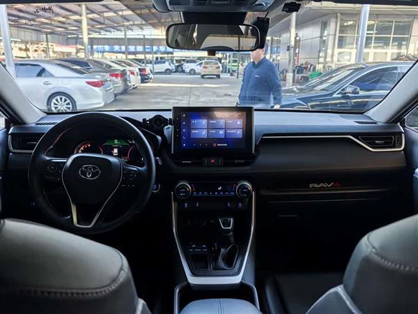 RAV4荣放 2021款 2.0L CVT两驱风尚版