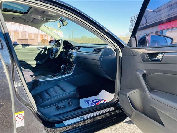 帕萨特 2016款 330TSI DSG尊荣版