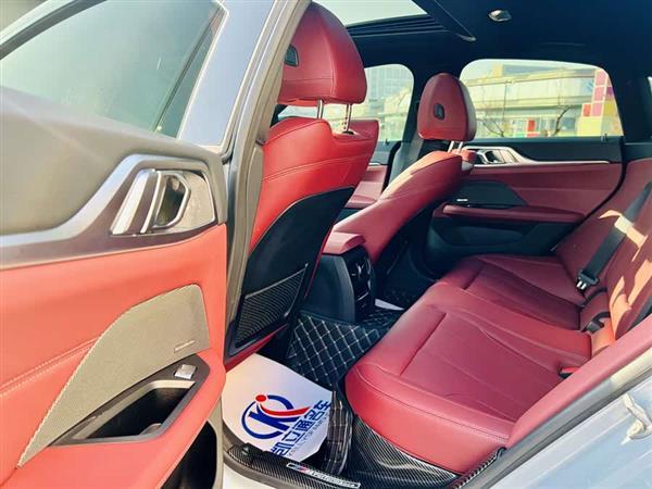 宝马4系 2022款 430i Gran Coupe M运动曜夜套装