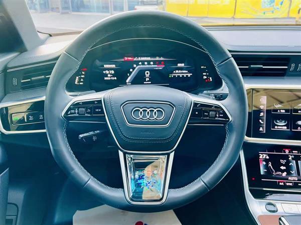 奥迪A6L 2024款 45 TFSI 臻选动感型