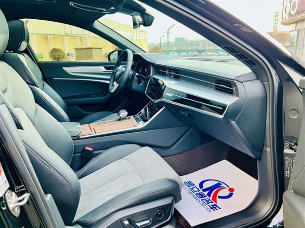 奥迪A6L 2024款 45 TFSI 臻选动感型