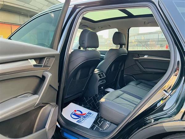 奥迪Q5L 2022款 40T 豪华动感型