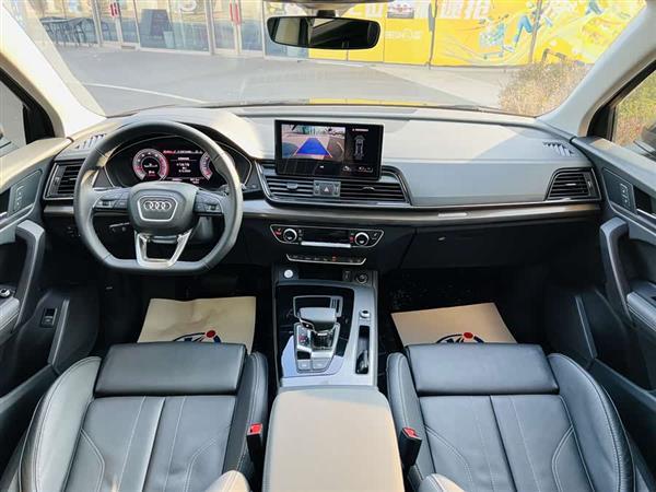 奥迪Q5L 2022款 40T 豪华动感型