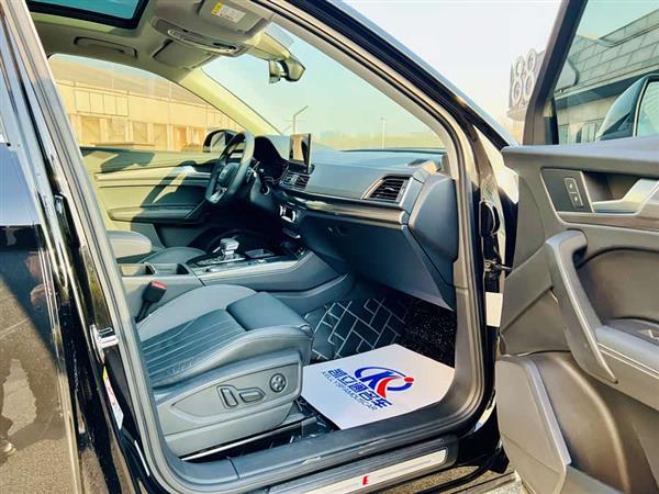 奥迪Q5L 2022款 40T 豪华动感型