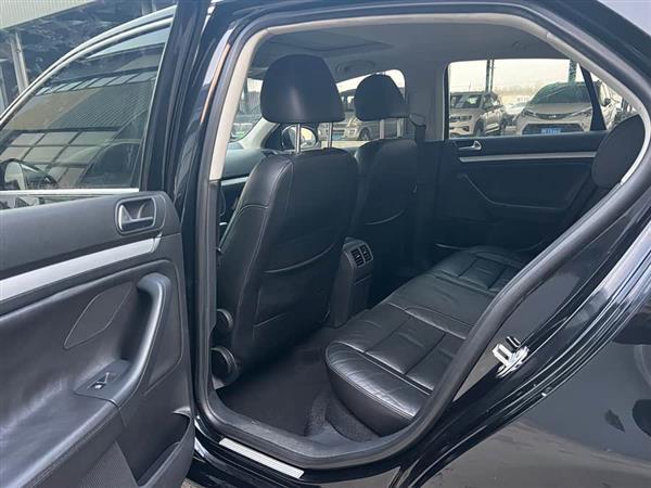 速腾 2011款 1.4TSI 自动豪华型