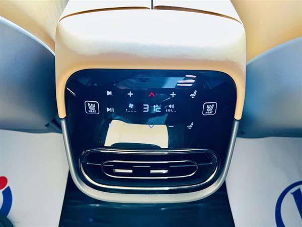 零跑C01 2024款 增程 316尊享版