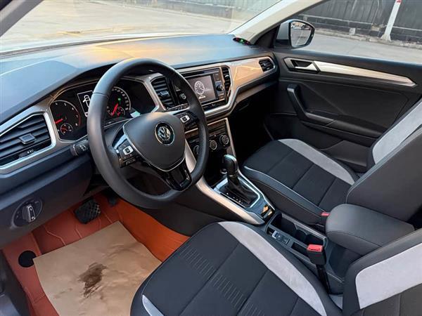 T-ROC探歌 2020款 230TSI DSG两驱进取型