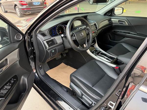 雅阁 2016款 混动 2.0L 锐酷版