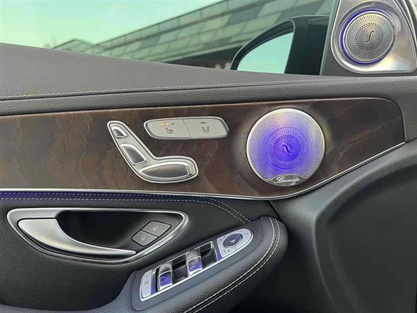 奔驰GLC 2020款 改款 GLC 260 L 4MATIC 豪华型