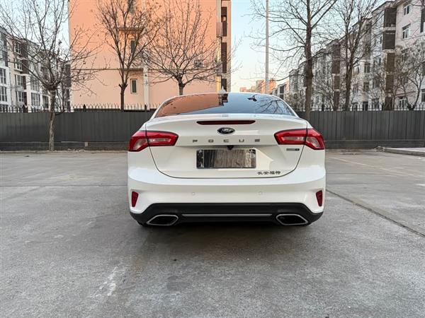 福克斯 2021款 三厢 EcoBoost 180 自动锋潮型