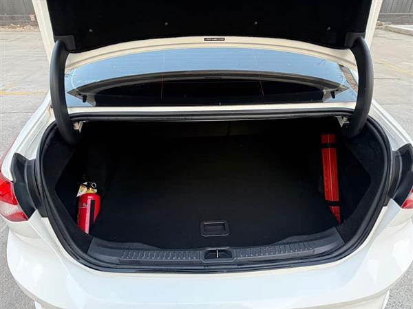 福克斯 2021款 三厢 EcoBoost 180 自动锋潮型