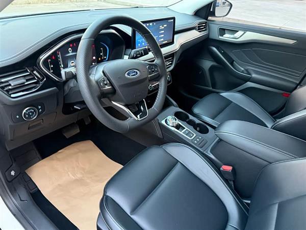 福克斯 2021款 三厢 EcoBoost 180 自动锋潮型