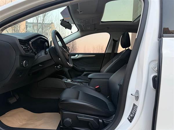 福克斯 2021款 三厢 EcoBoost 180 自动锋潮型