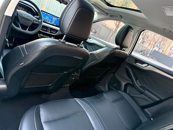 福克斯 2021款 三厢 EcoBoost 180 自动锋潮型