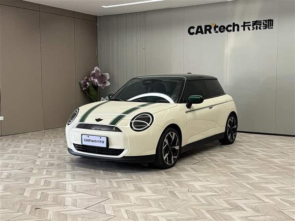 电动MINI COOPER 2024款 452km COOPER SE 艺术家
