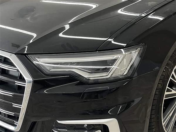 奥迪A6L 2021款 45 TFSI 臻选动感型