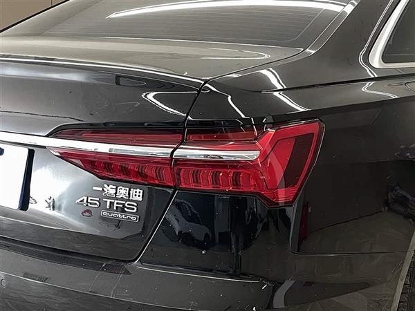奥迪A6L 2021款 45 TFSI 臻选动感型