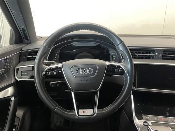 奥迪A6L 2021款 45 TFSI 臻选动感型