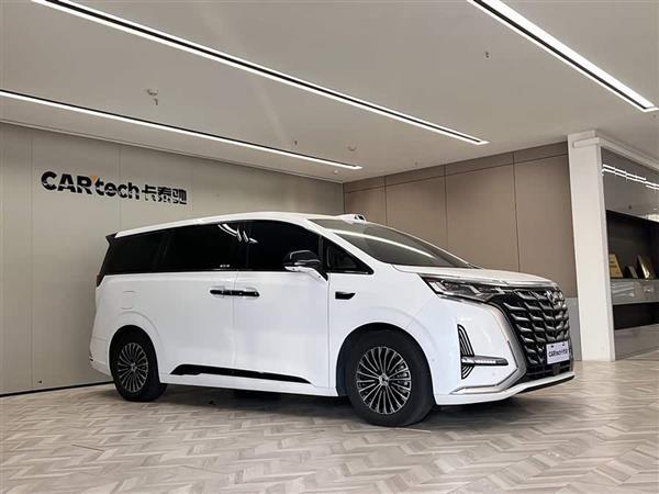 腾势D9 2025款 DM-i 智驾版 1020 四驱尊享型