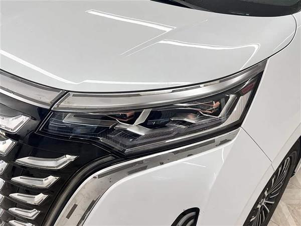 腾势D9 2025款 DM-i 智驾版 1020 四驱尊享型