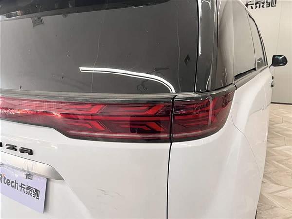 腾势D9 2025款 DM-i 智驾版 1020 四驱尊享型