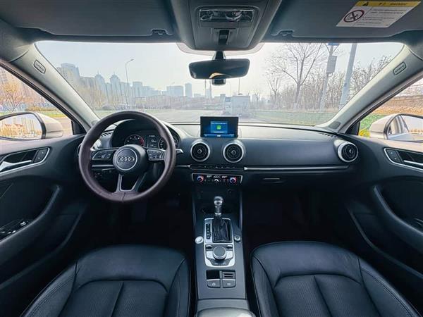 奥迪A3 2018款 30周年年型 Limousine 40 TFSI 风尚型