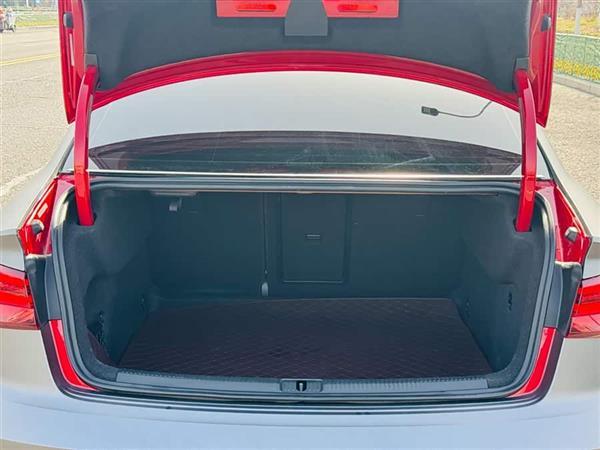 奥迪A3 2018款 30周年年型 Limousine 40 TFSI 风尚型