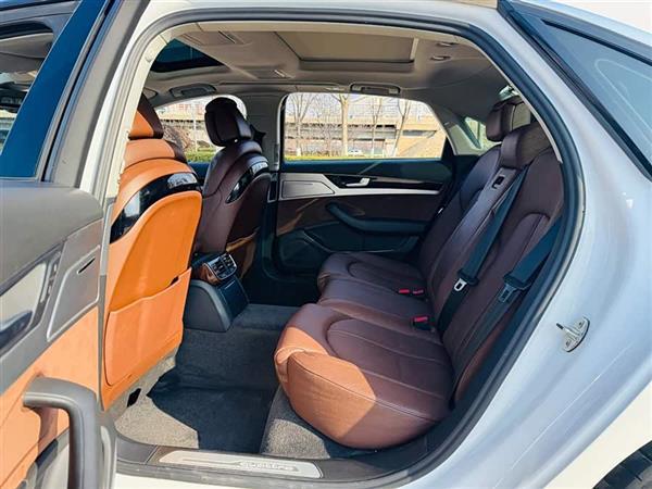 奥迪A8 2016款 A8L 45 TFSI quattro舒适型