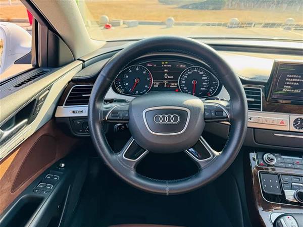 奥迪A8 2016款 A8L 45 TFSI quattro舒适型