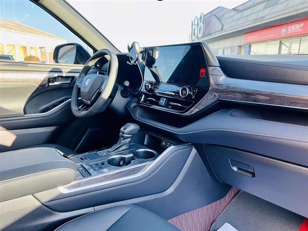 皇冠陆放 2024款 2.5L HEV四驱尊贵版