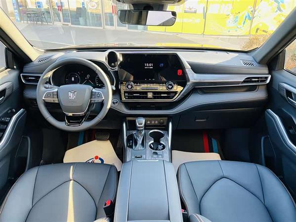 皇冠陆放 2024款 2.5L HEV四驱尊贵版