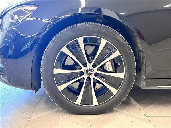 奔驰E级新能源 2021款 E 350 e L 插电式混合动力运动轿车