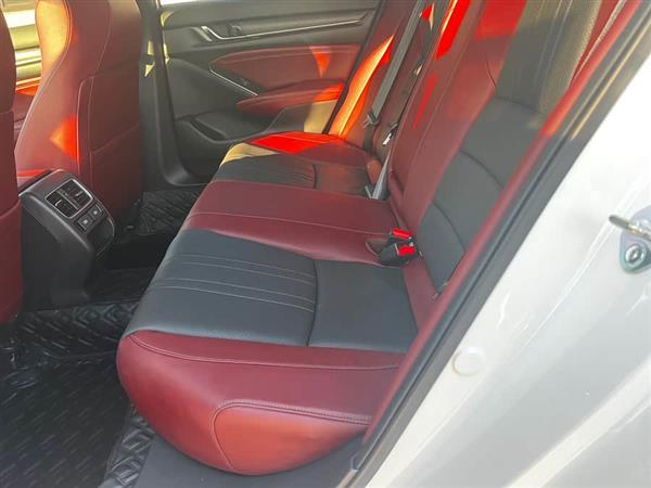 英仕派 2022款 260TURBO 精悦版