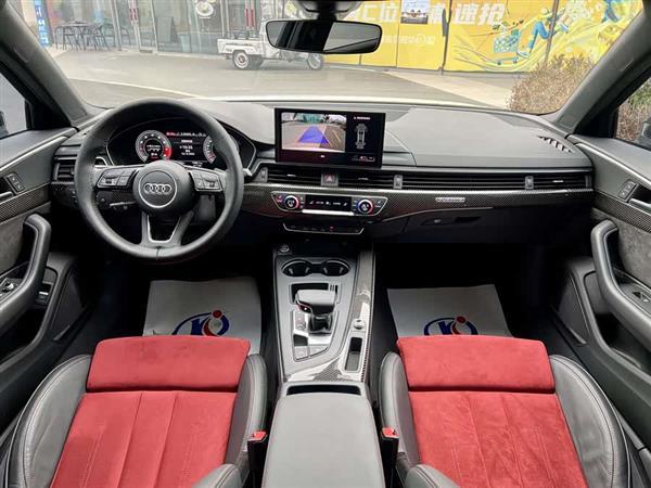 奥迪A4L 2020款 45 TFSI quattro 臻选动感型