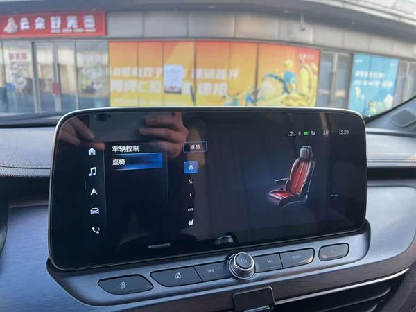 别克GL8 2022款 陆上公务舱 652T 尊贵型